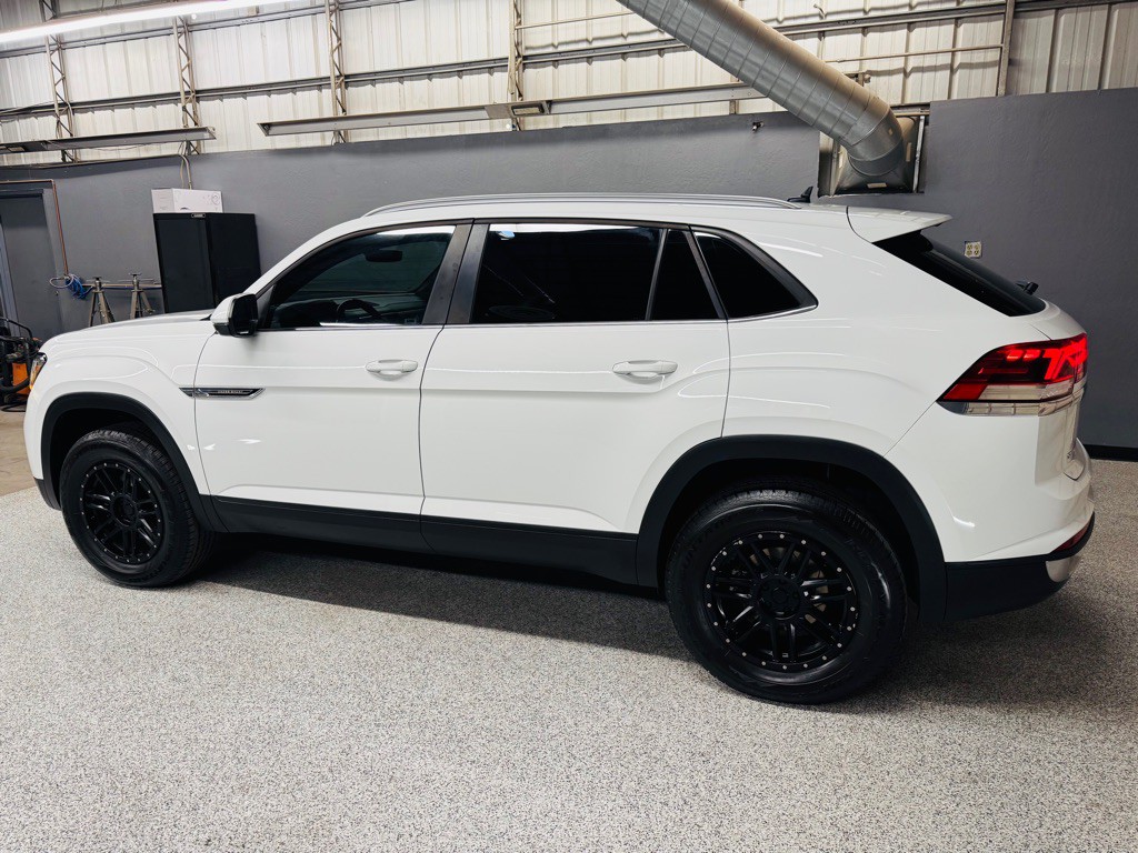 2020 Volkswagen Atlas Cross Sport Image 3