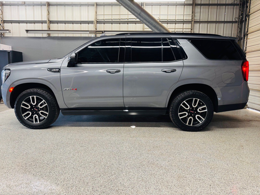 2022 GMC Yukon Image 2
