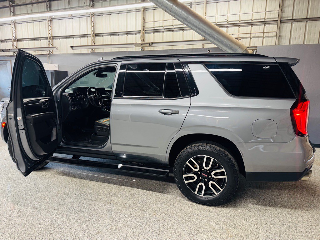 2022 GMC Yukon Image 3