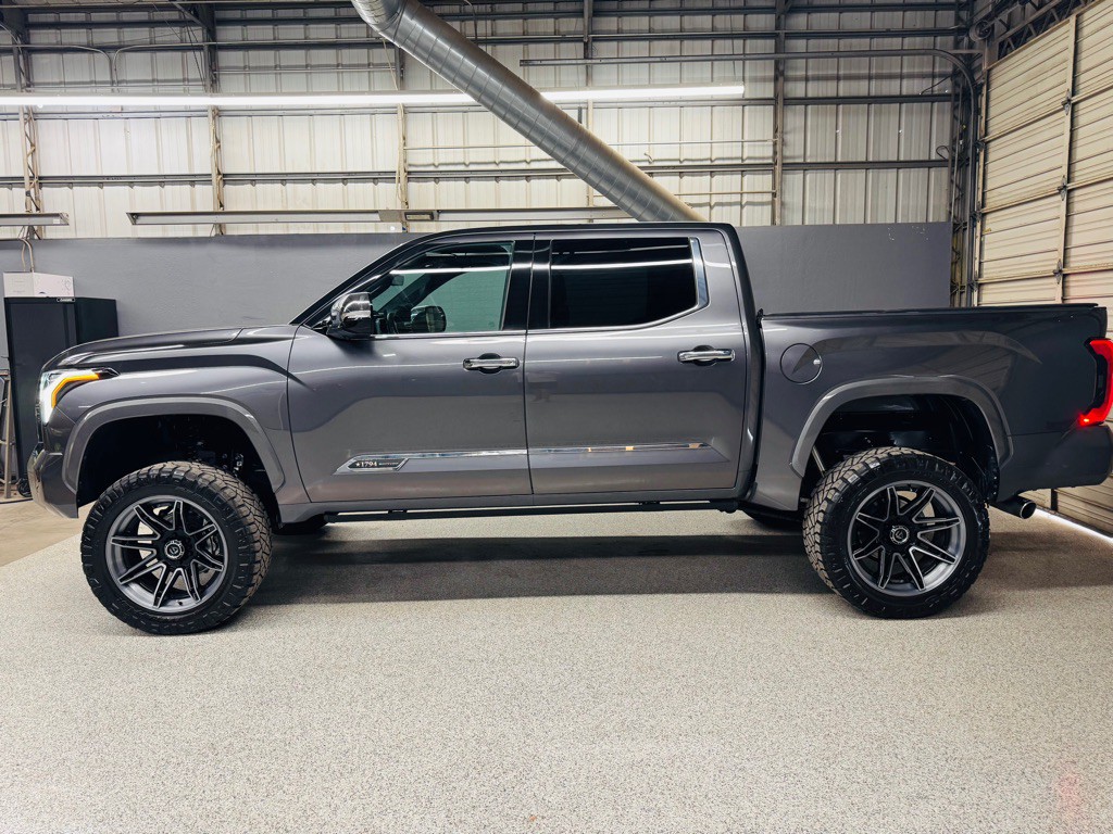 2023 Toyota Tundra Image 2