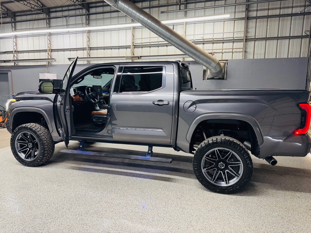 2023 Toyota Tundra Image 3