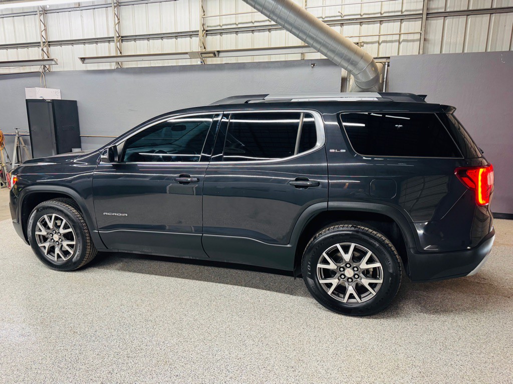 2020 GMC Acadia Image 3