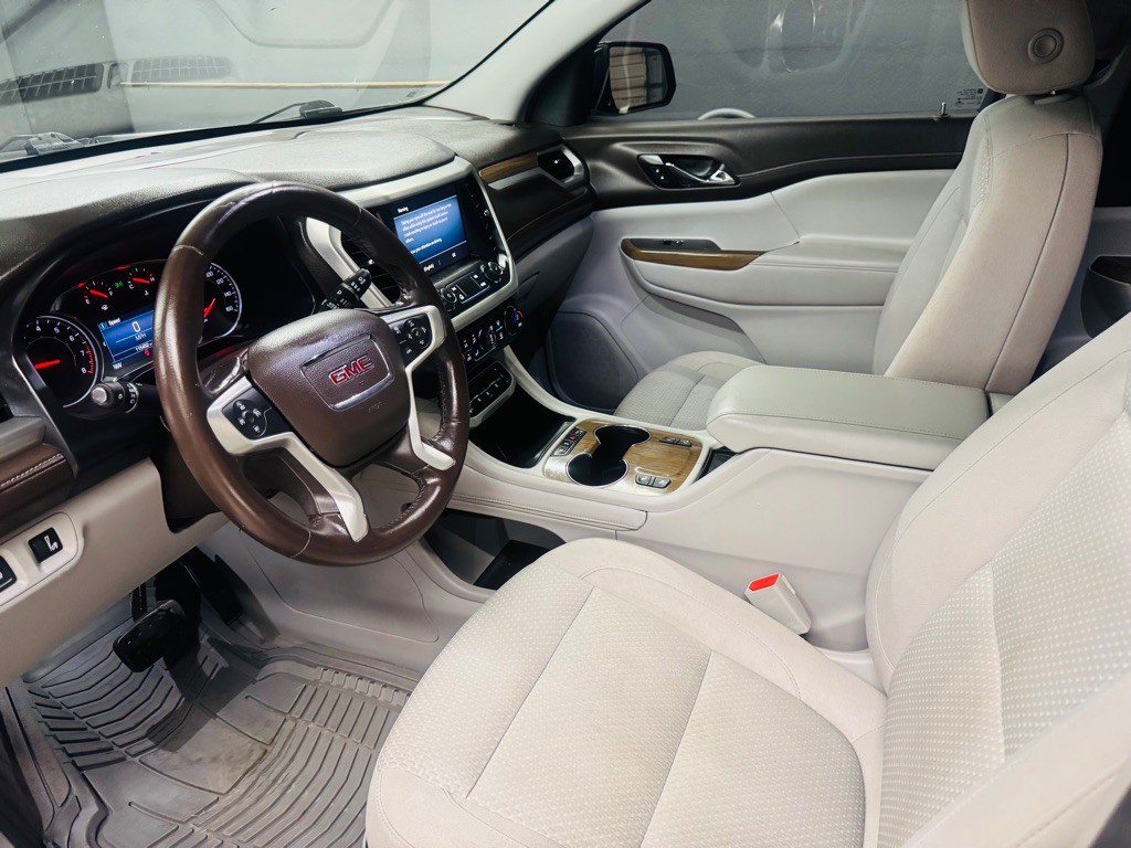 2020 GMC Acadia Image 7