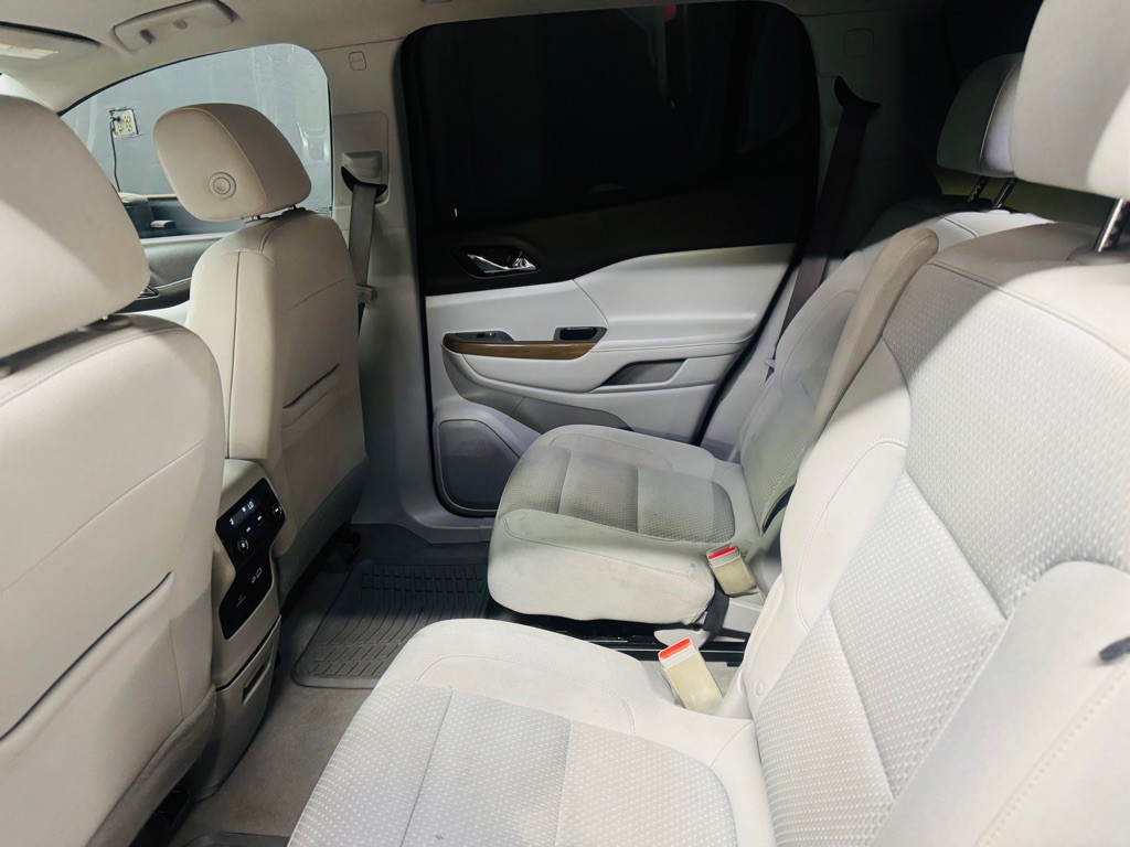 2020 GMC Acadia Image 8
