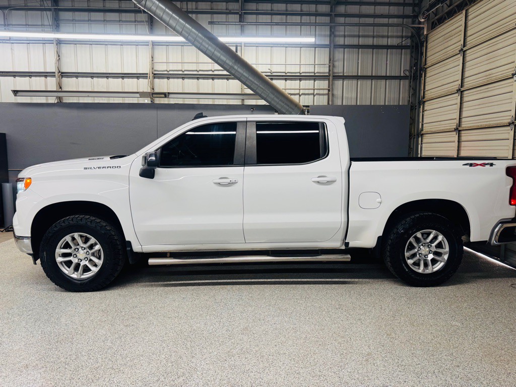 2024 Chevrolet Silverado 1500 Image 2