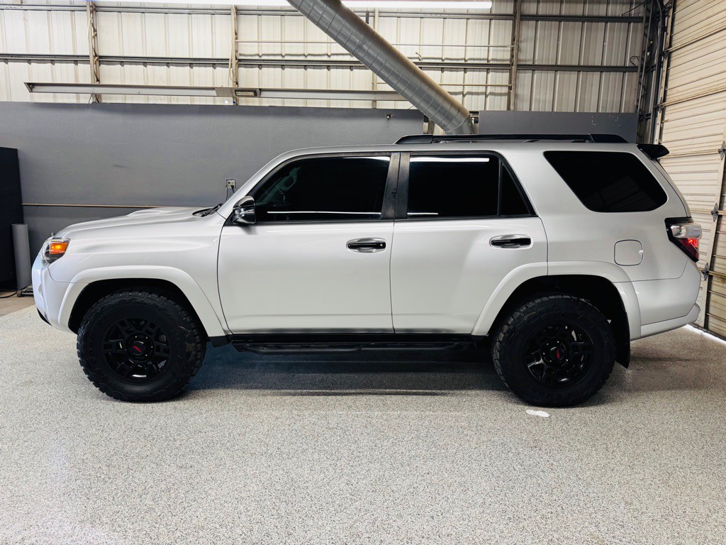 2020 Toyota 4Runner Image 2