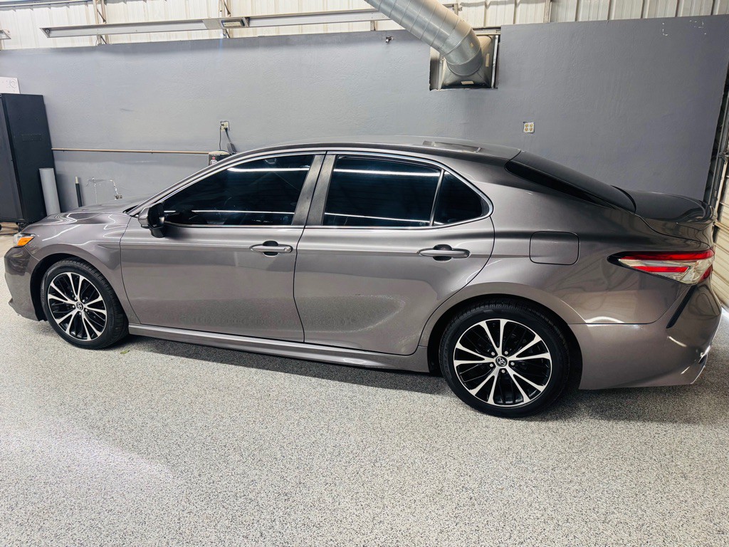 2018 Toyota Camry Image 3