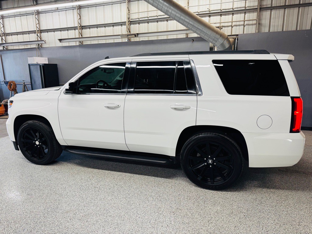 2015 Chevrolet Tahoe Image 2