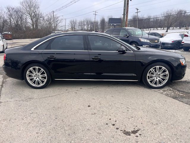 2011 Audi A8 Image 9