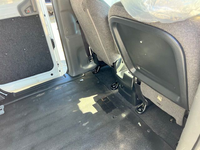 2014 Nissan NV200 Image 11