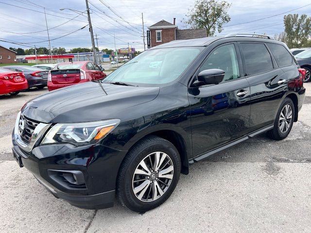2017 Nissan Pathfinder Image 1