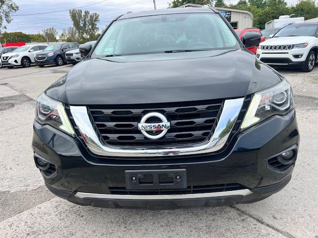 2017 Nissan Pathfinder Image 2