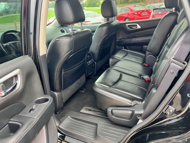 2017 Nissan Pathfinder Image 9
