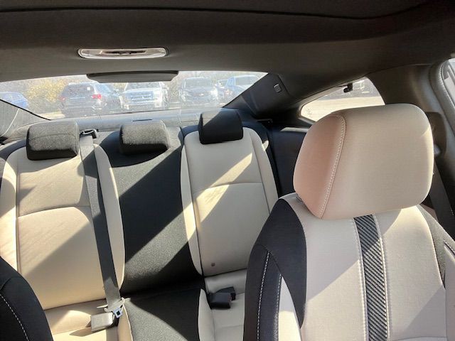 2017 Honda Civic Image 10