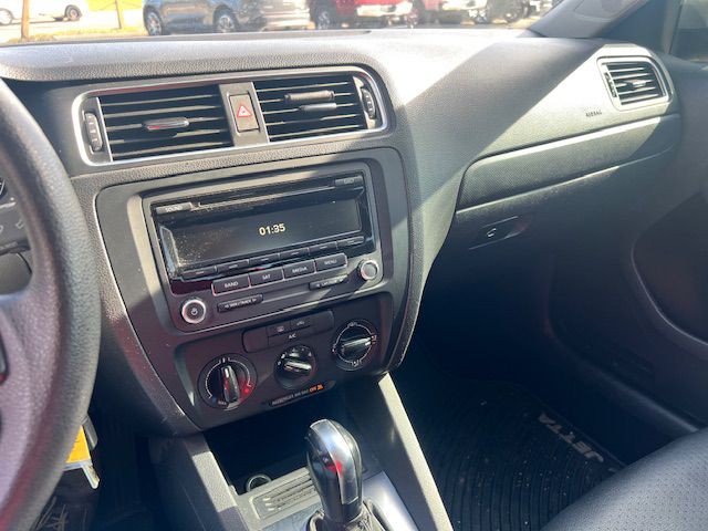 2014 Volkswagen Jetta Image 11