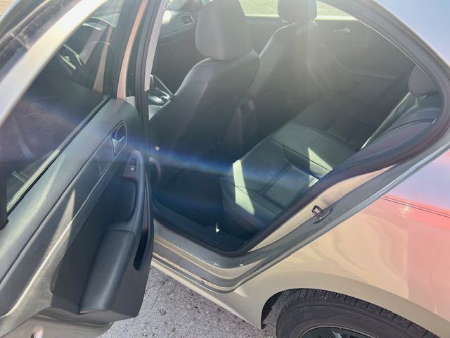 2014 Volkswagen Jetta Image 12