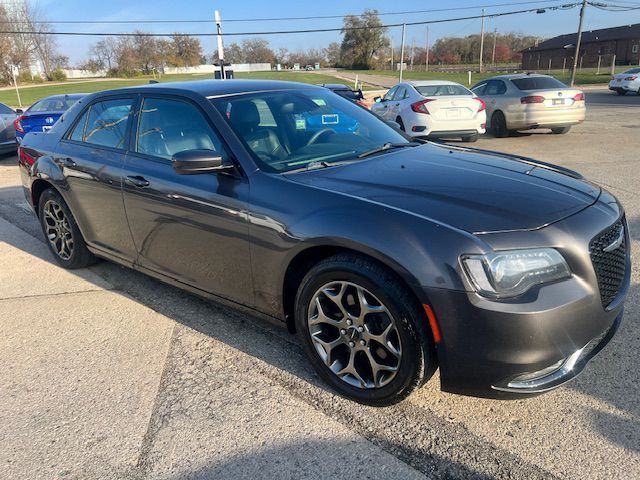2016 Chrysler 300 Image 3
