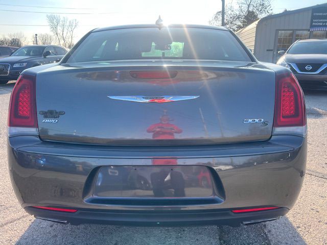 2016 Chrysler 300 Image 5