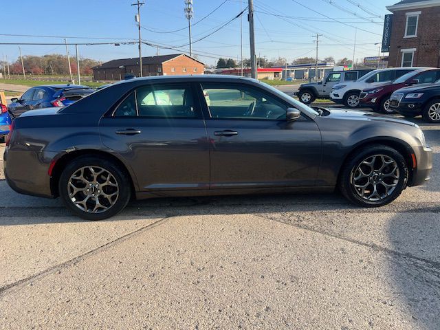 2016 Chrysler 300 Image 7