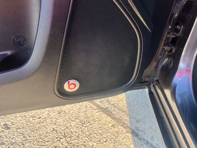 2016 Chrysler 300 Image 11