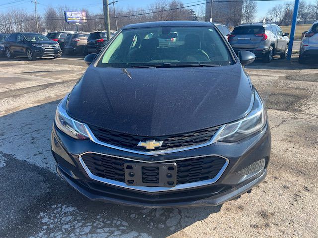 2016 Chevrolet Cruze Image 2