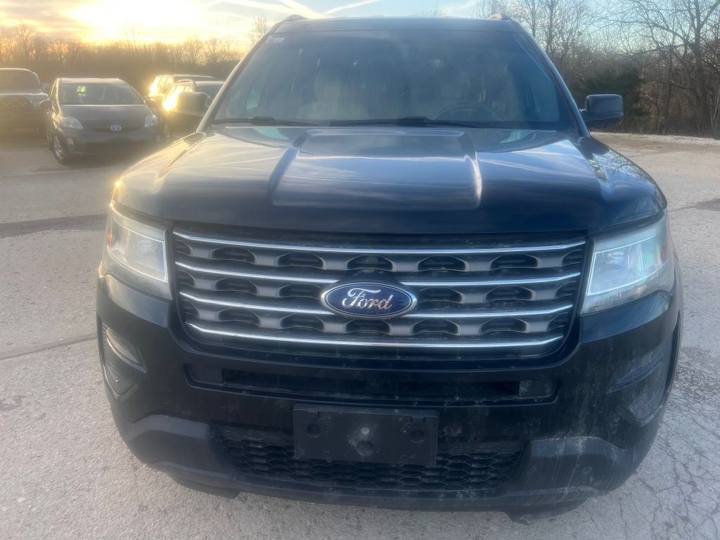 2017 Ford Explorer Image 2