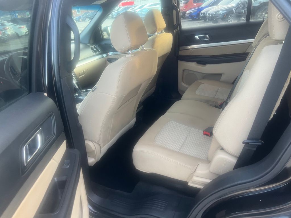 2017 Ford Explorer Image 12