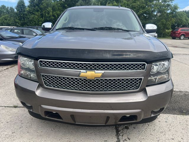 2014 Chevrolet Tahoe Image 2
