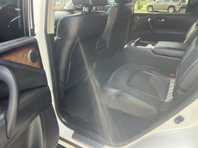 2014 INFINITI QX80 Image 12