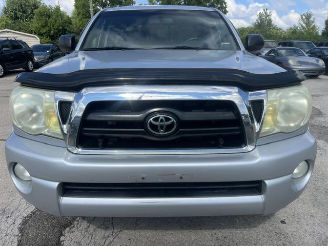 2005 Toyota Tacoma Image 2