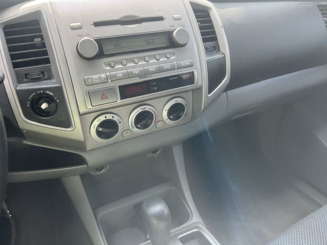 2005 Toyota Tacoma Image 10