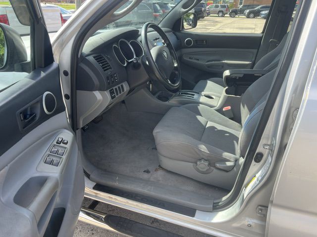 2005 Toyota Tacoma Image 12