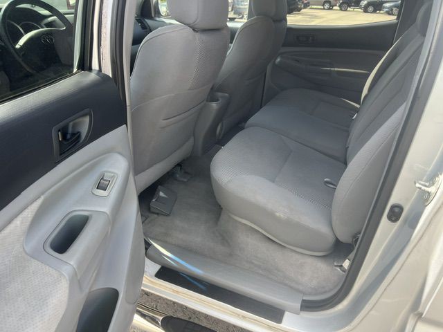 2005 Toyota Tacoma Image 13
