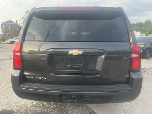2015 Chevrolet Suburban Image 5