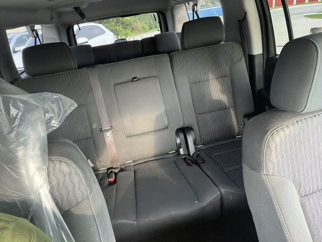 2015 Chevrolet Suburban Image 12