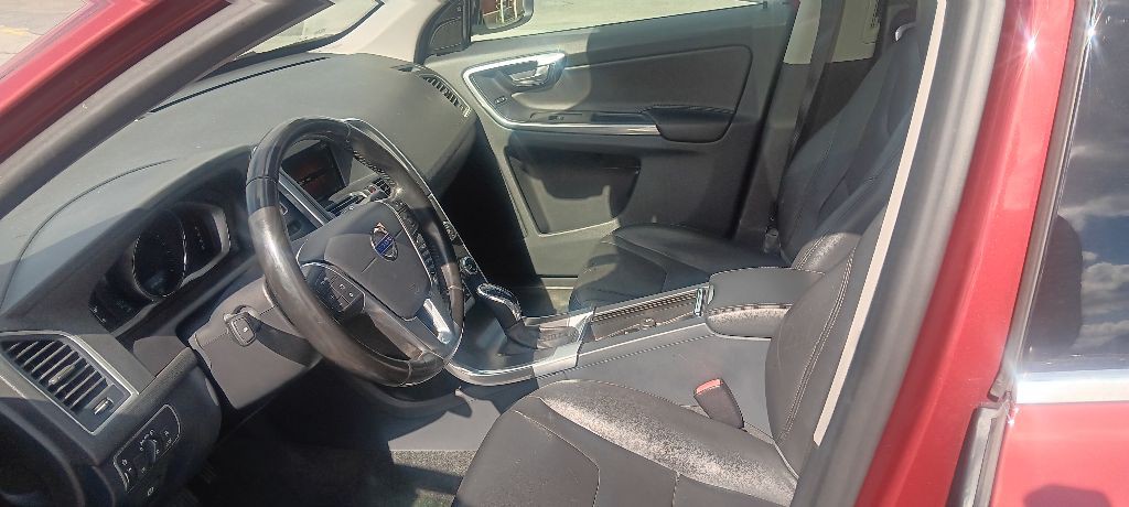 2016 Volvo XC60 Image 10