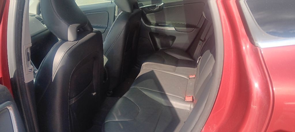 2016 Volvo XC60 Image 12