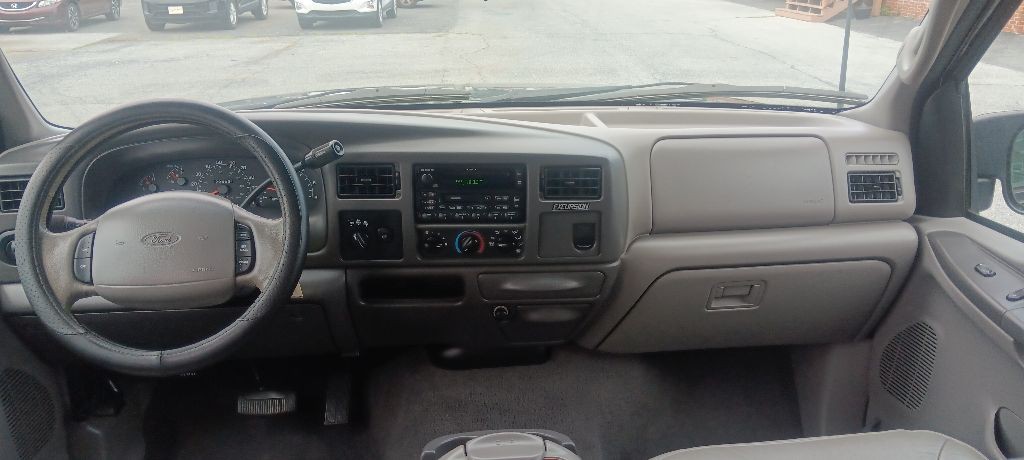 2000 Ford Excursion Image 10
