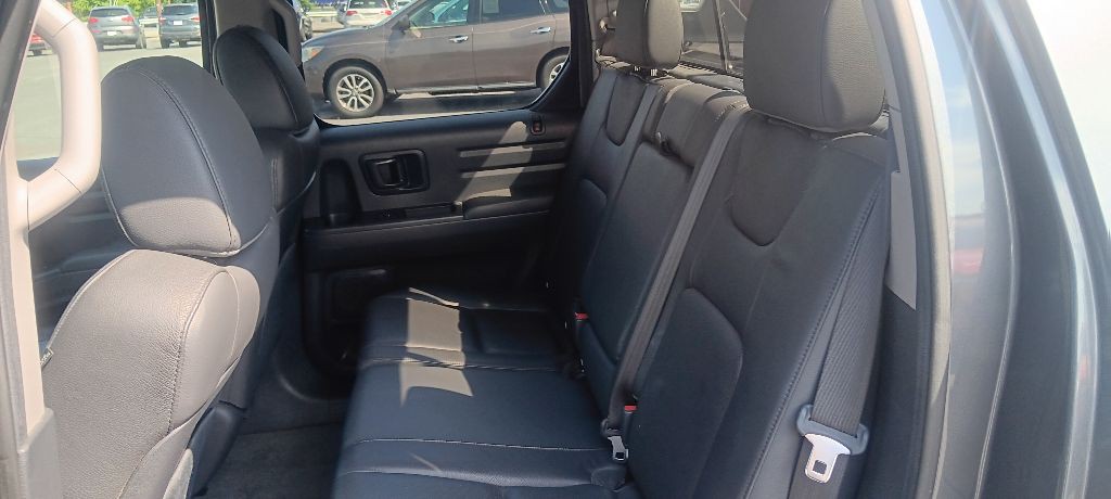2013 Honda Ridgeline Image 8