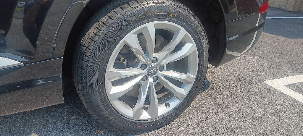 2017 Audi Q7 Image 9