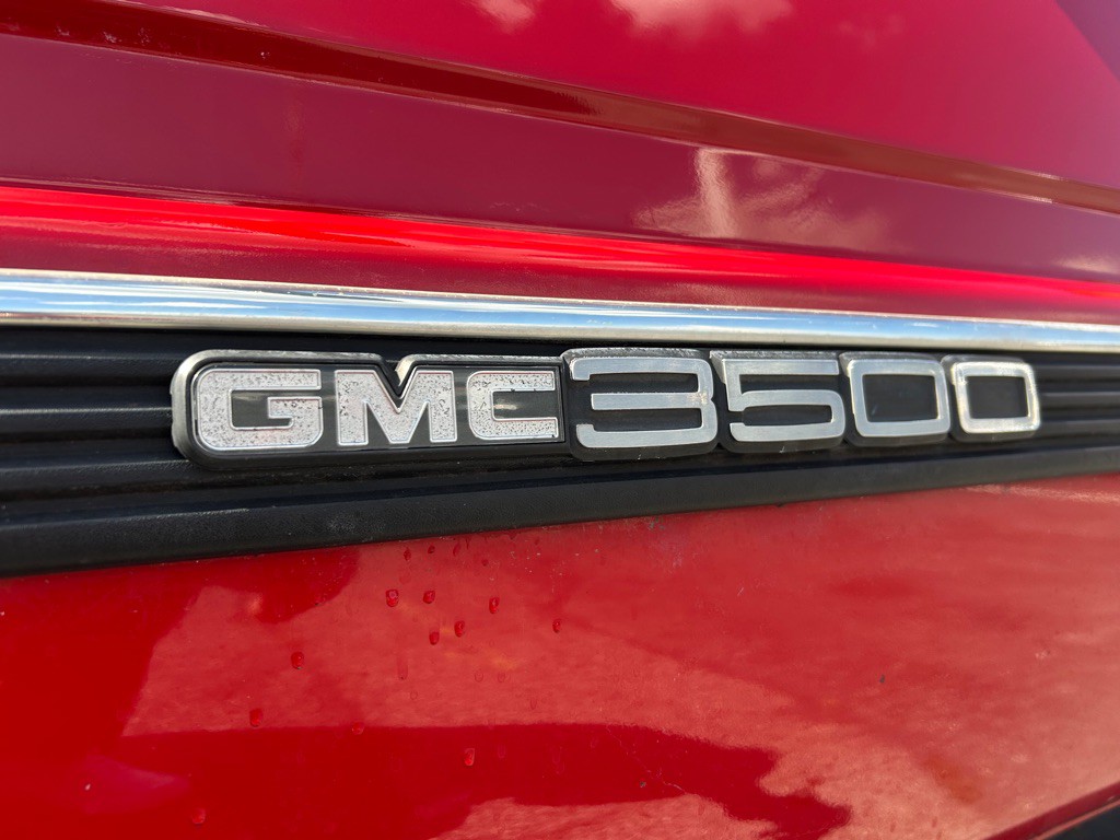 1999 GMC Sierra 3500 Image 10