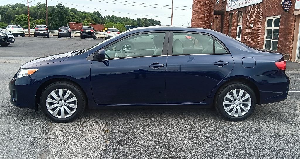 2013 Toyota Corolla Image 2