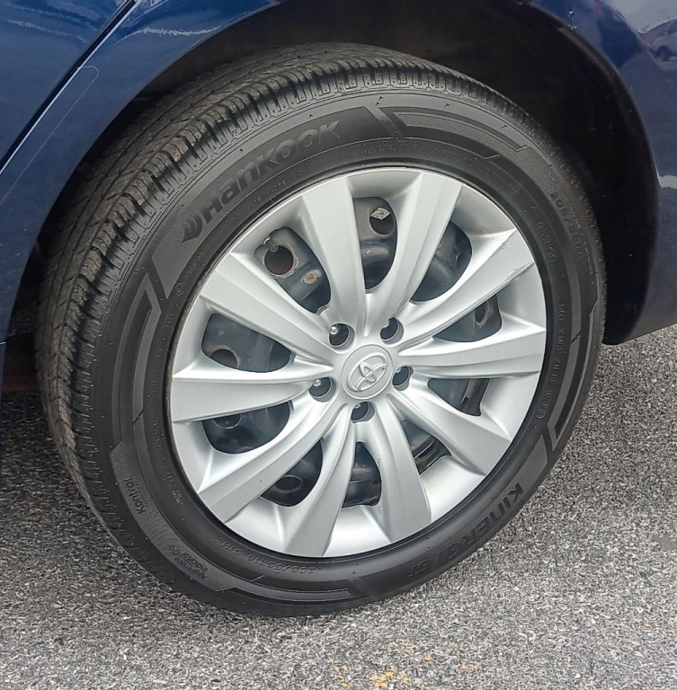 2013 Toyota Corolla Image 9