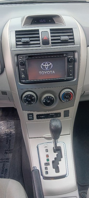 2013 Toyota Corolla Image 14