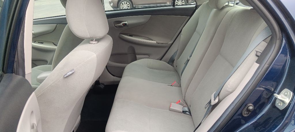 2013 Toyota Corolla Image 24