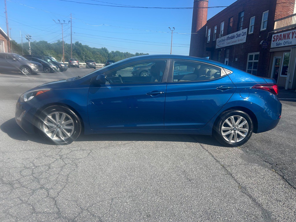 2016 Hyundai Elantra Image 2