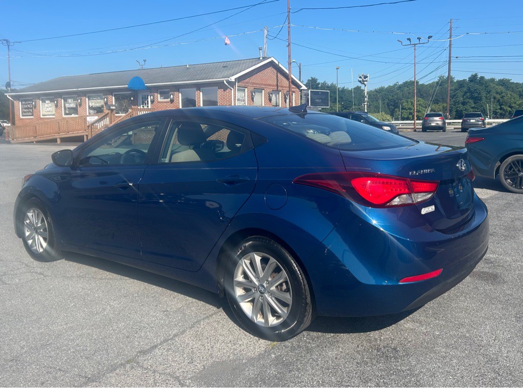 2016 Hyundai Elantra Image 3