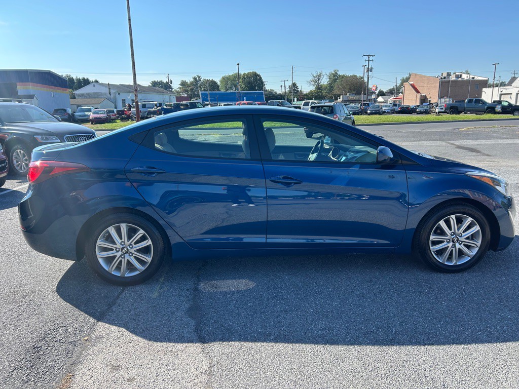 2016 Hyundai Elantra Image 6