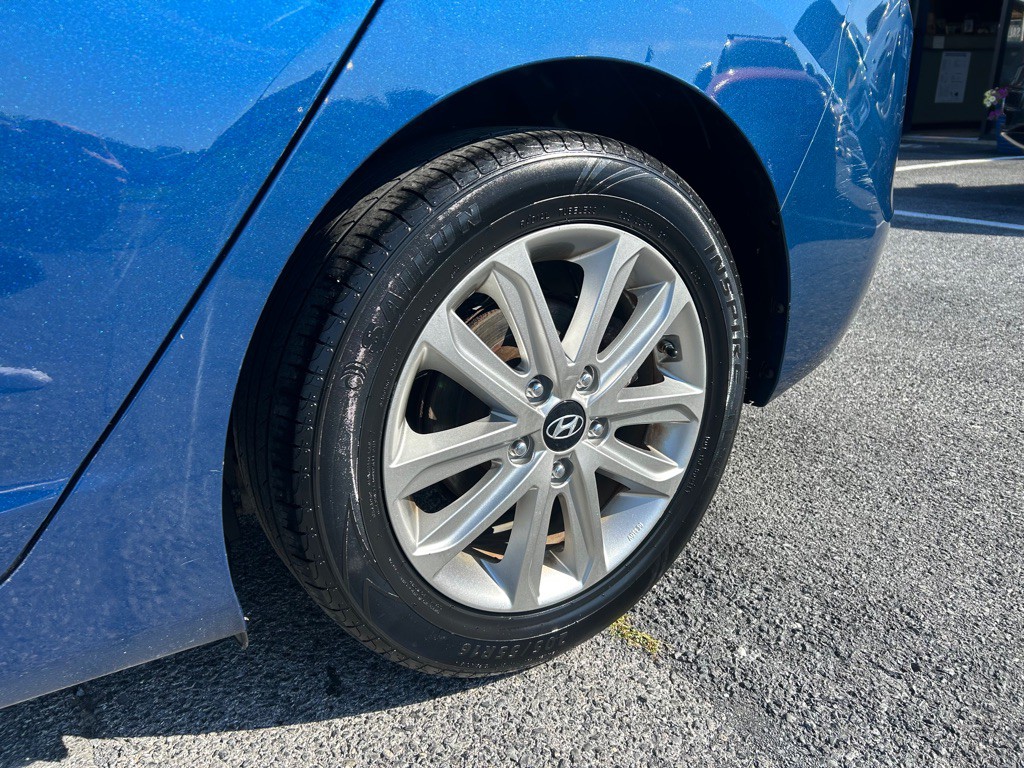 2016 Hyundai Elantra Image 9