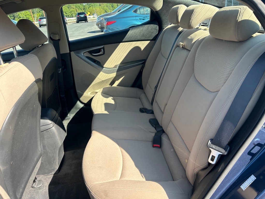 2016 Hyundai Elantra Image 11